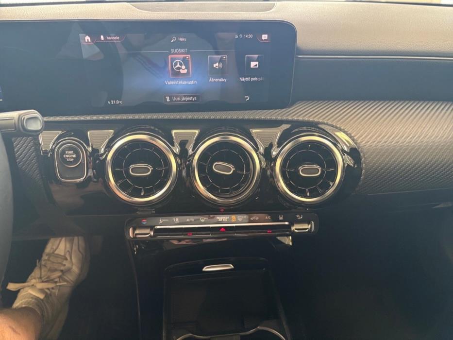 MERCEDES-BENZ A 2019