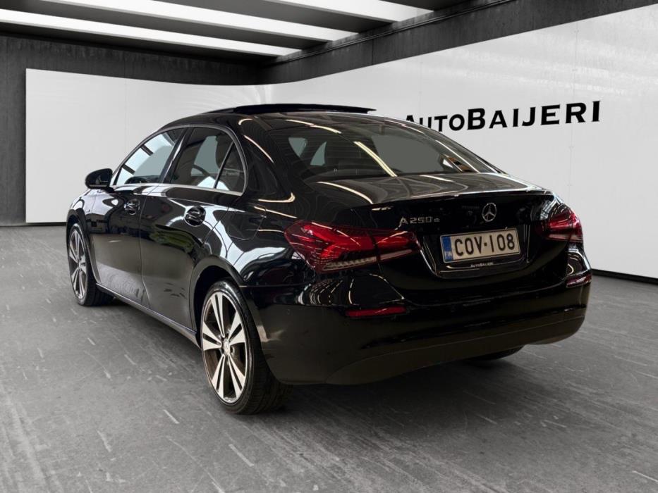 MERCEDES-BENZ A 2019