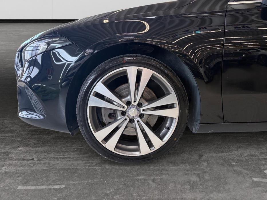 MERCEDES-BENZ A 2019