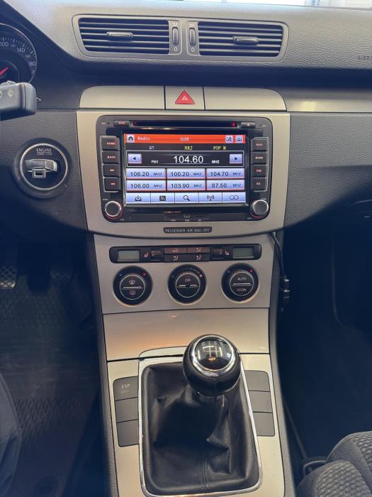 VOLKSWAGEN Passat 2006