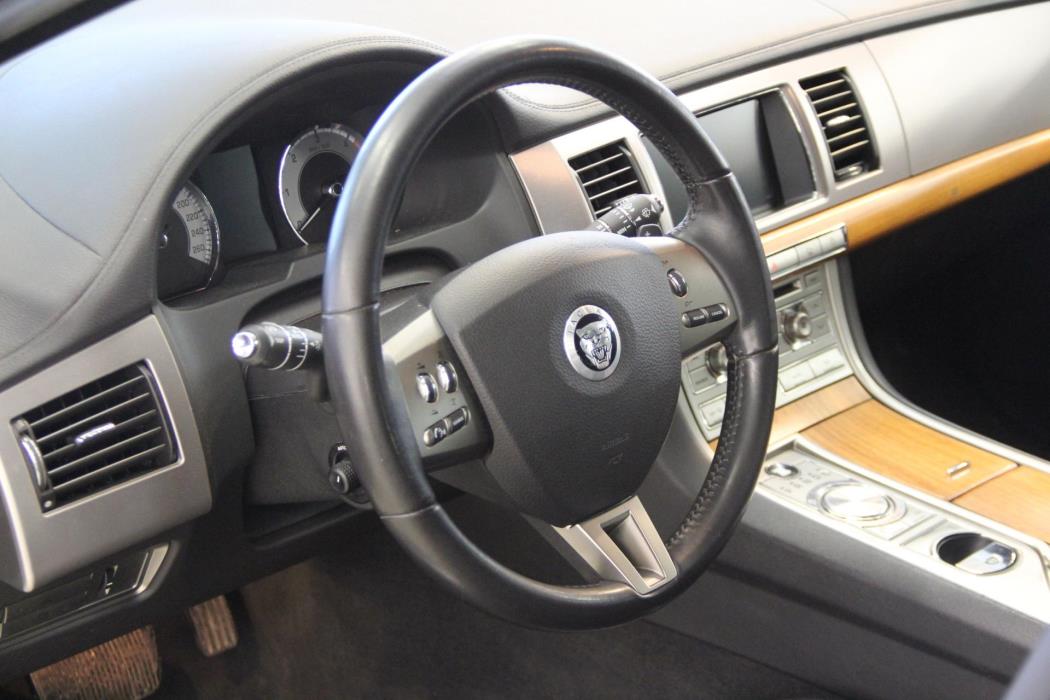 JAGUAR XF 2009