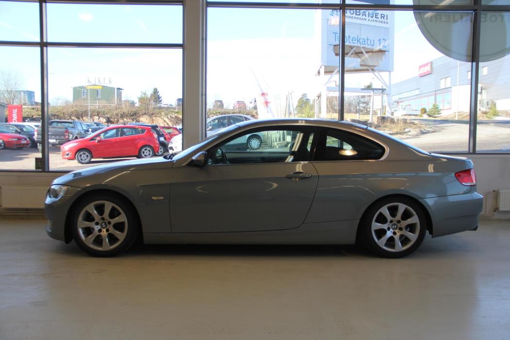 BMW 325 2007