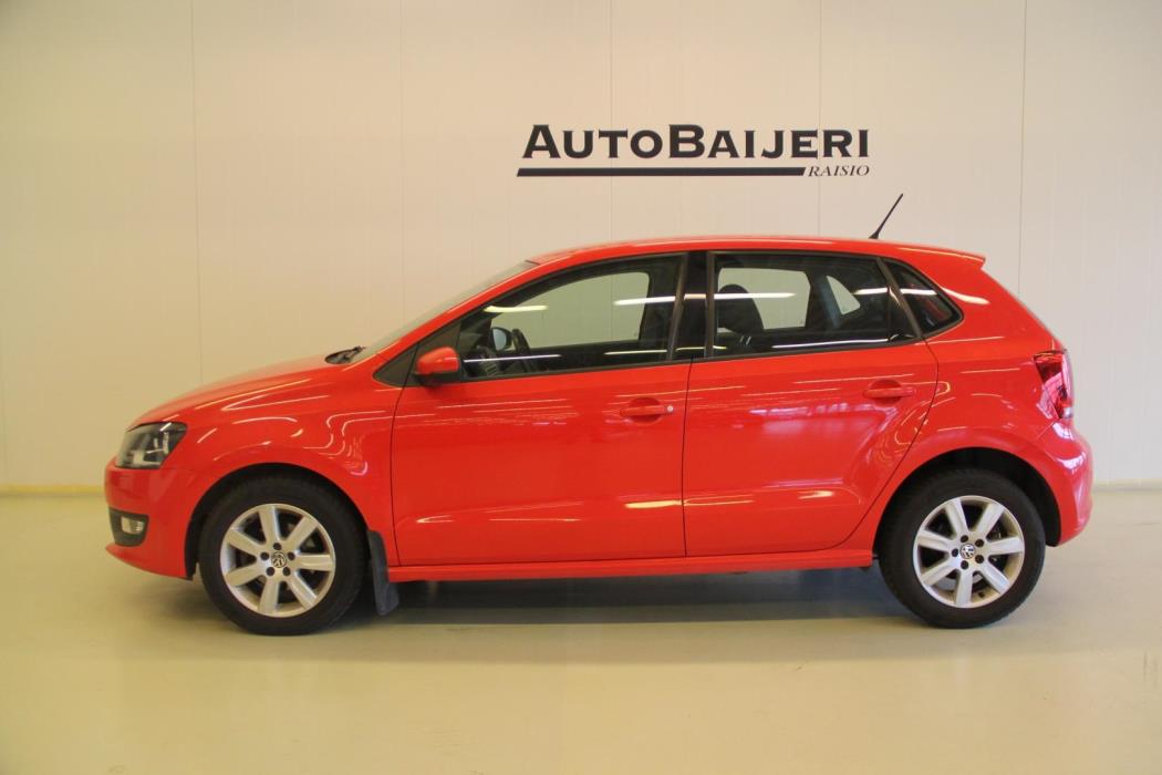 VOLKSWAGEN Polo 2012