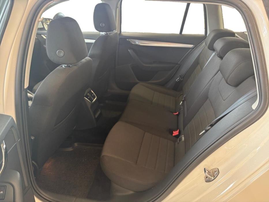 SKODA Octavia 2014
