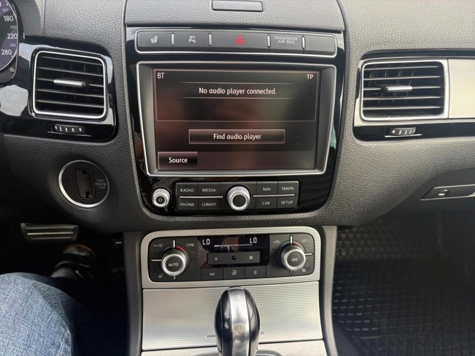 VOLKSWAGEN Touareg 2015