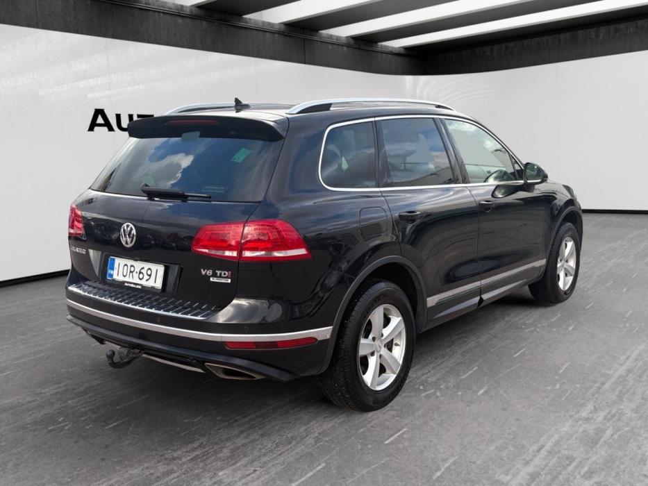 VOLKSWAGEN Touareg 2015