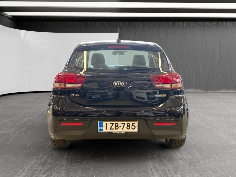 KIA Rio 2021