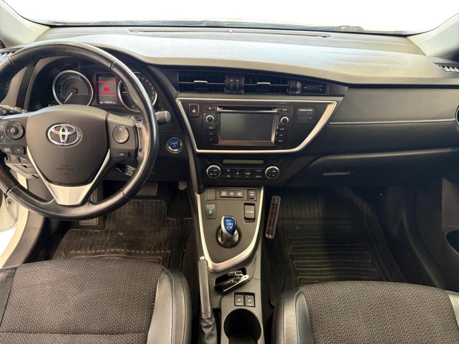 TOYOTA Auris 2013