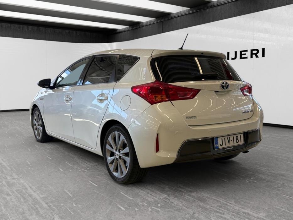 TOYOTA Auris 2013