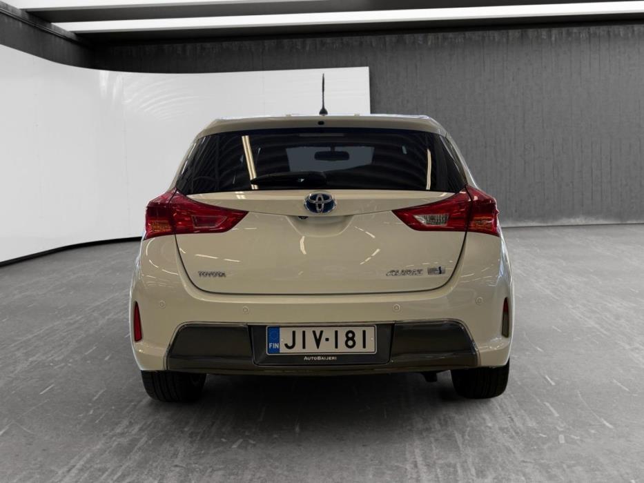 TOYOTA Auris 2013