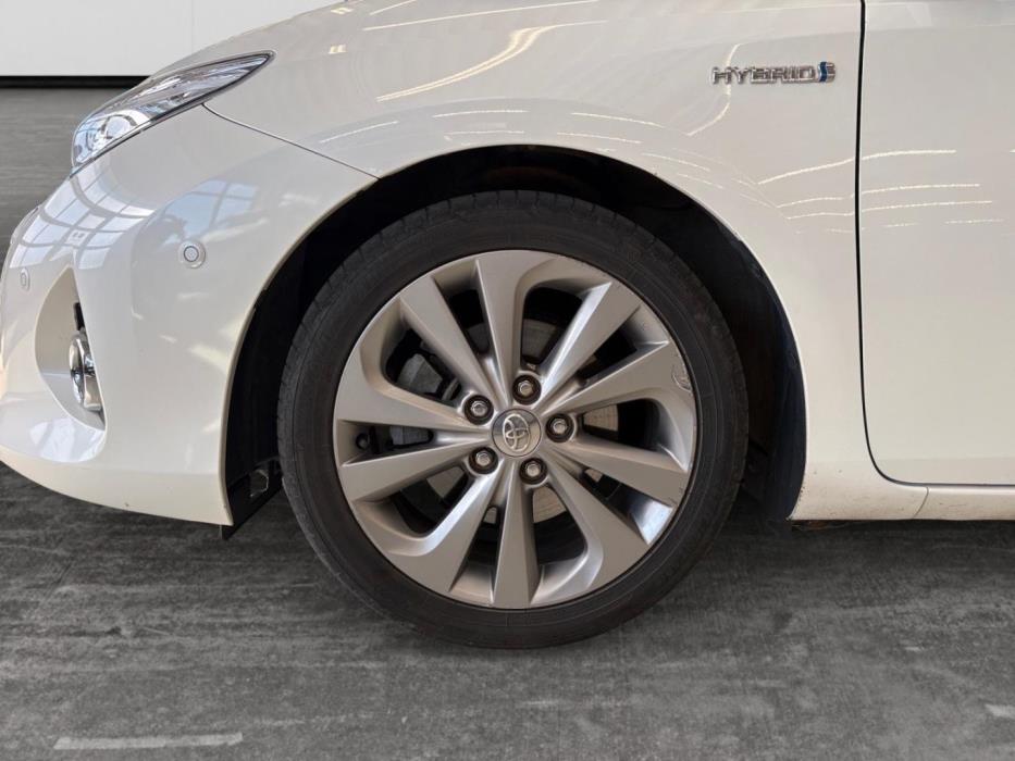 TOYOTA Auris 2013