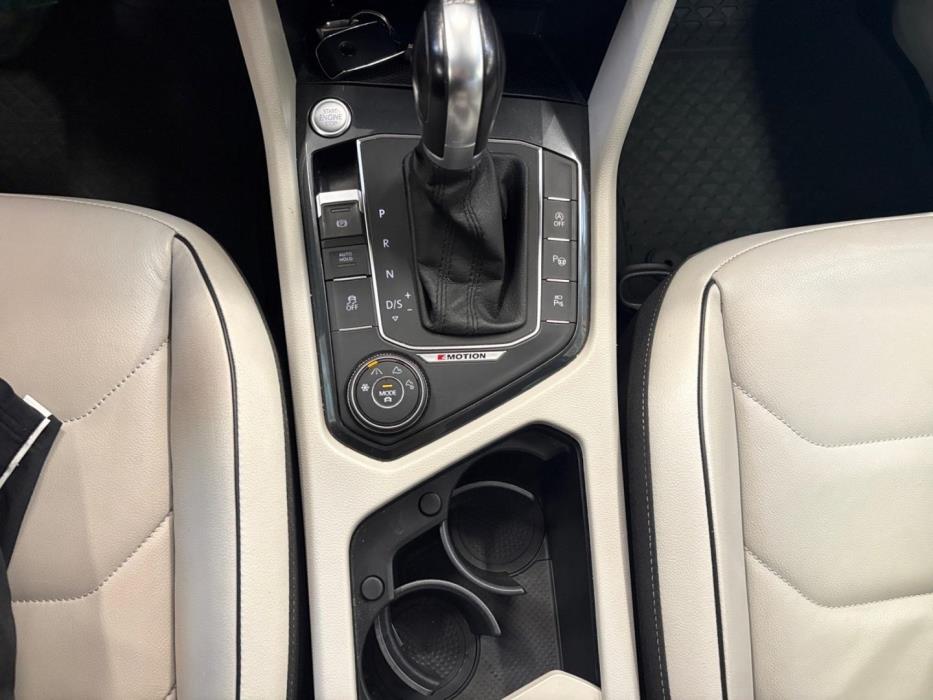 VOLKSWAGEN Tiguan 2016
