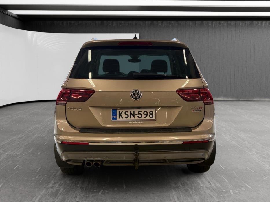 VOLKSWAGEN Tiguan 2016