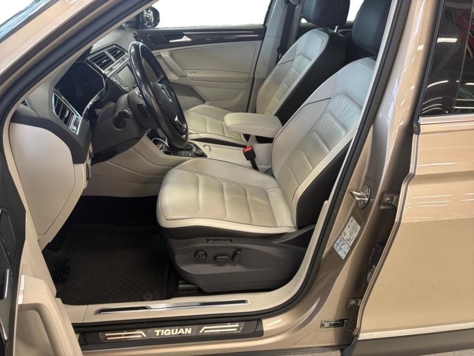 VOLKSWAGEN Tiguan 2016
