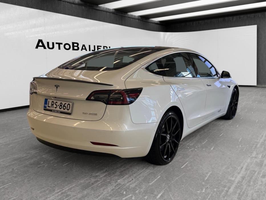 TESLA Model 3 2019