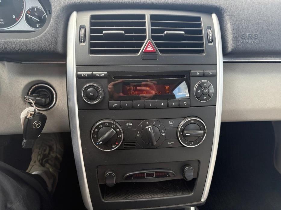 MERCEDES-BENZ B 2005