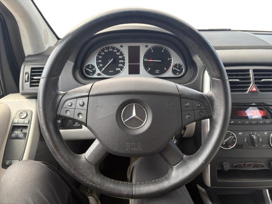 MERCEDES-BENZ B 2005