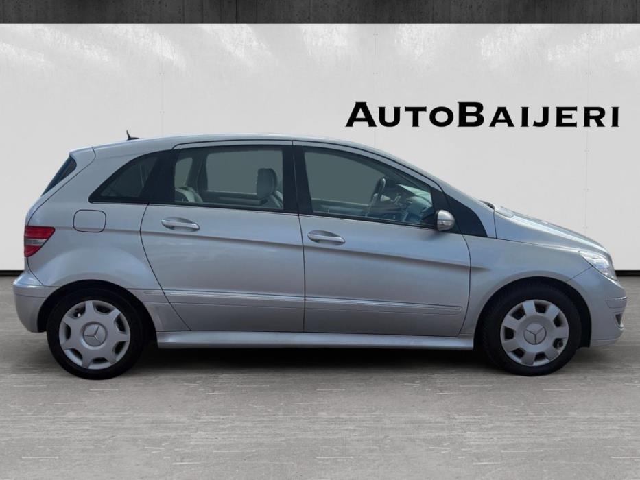 MERCEDES-BENZ B 2005