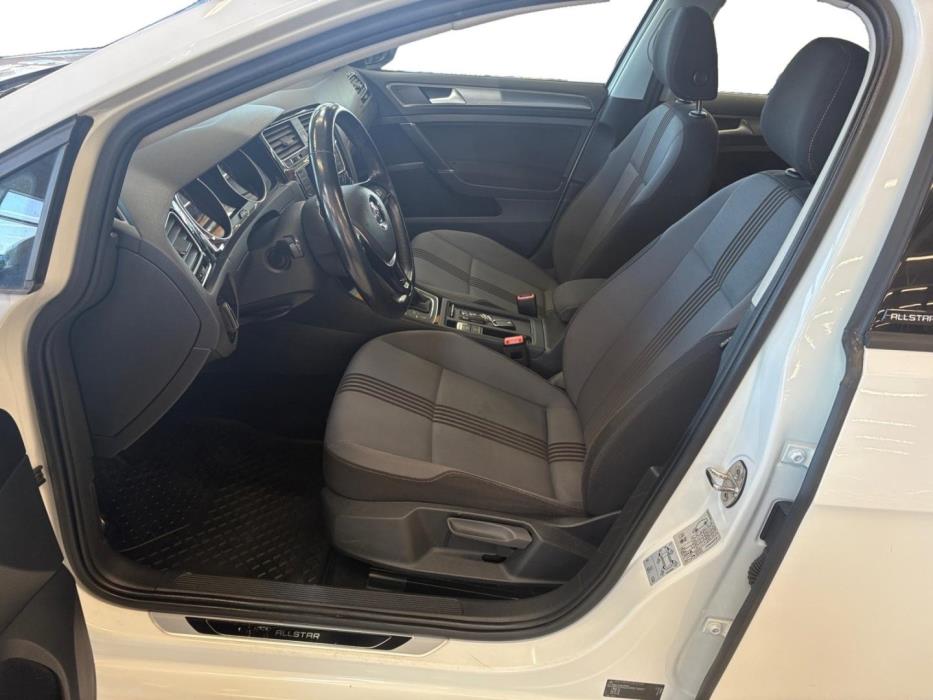 VOLKSWAGEN Golf 2017