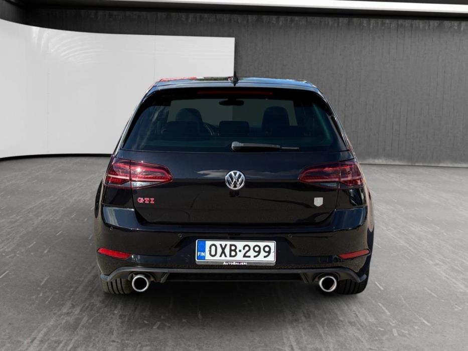 VOLKSWAGEN Golf 2017