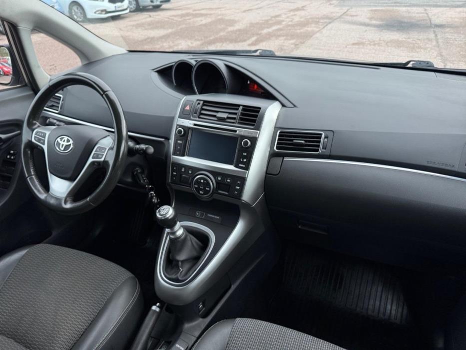 TOYOTA Verso 2015
