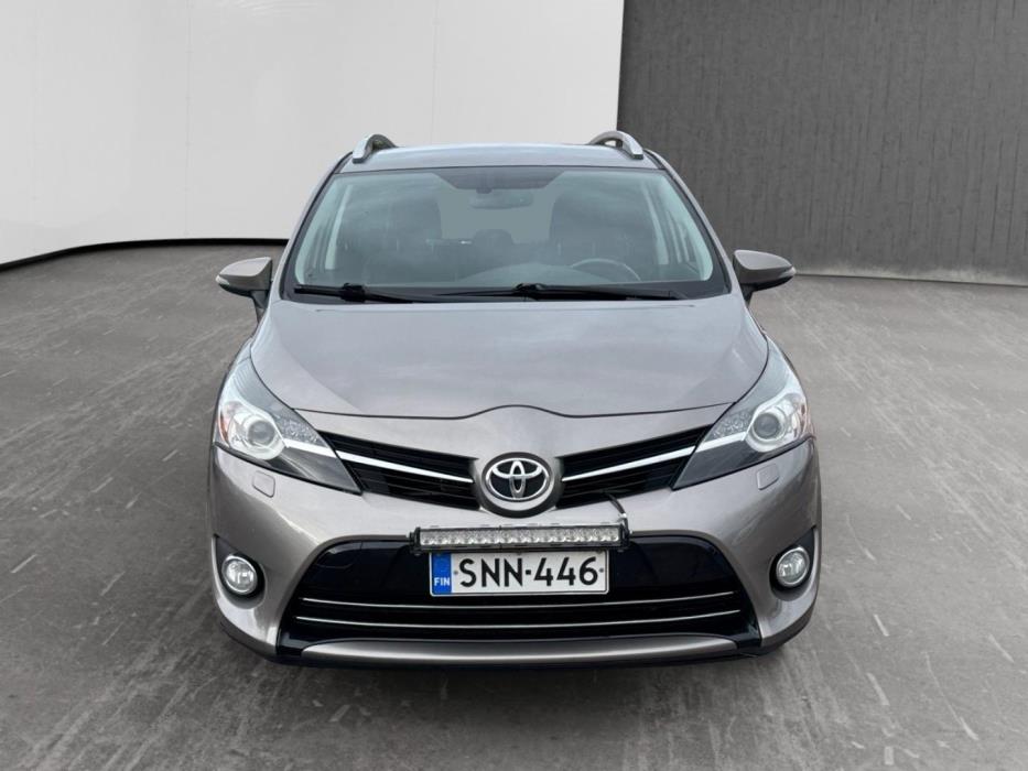 TOYOTA Verso 2015