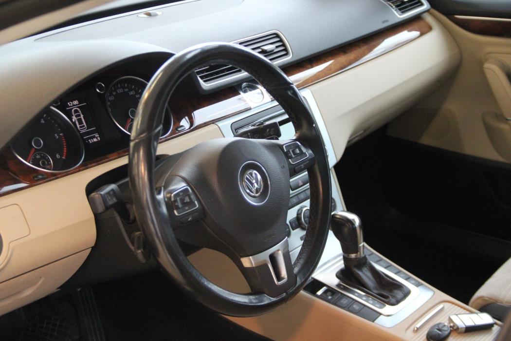 VOLKSWAGEN CC 2012
