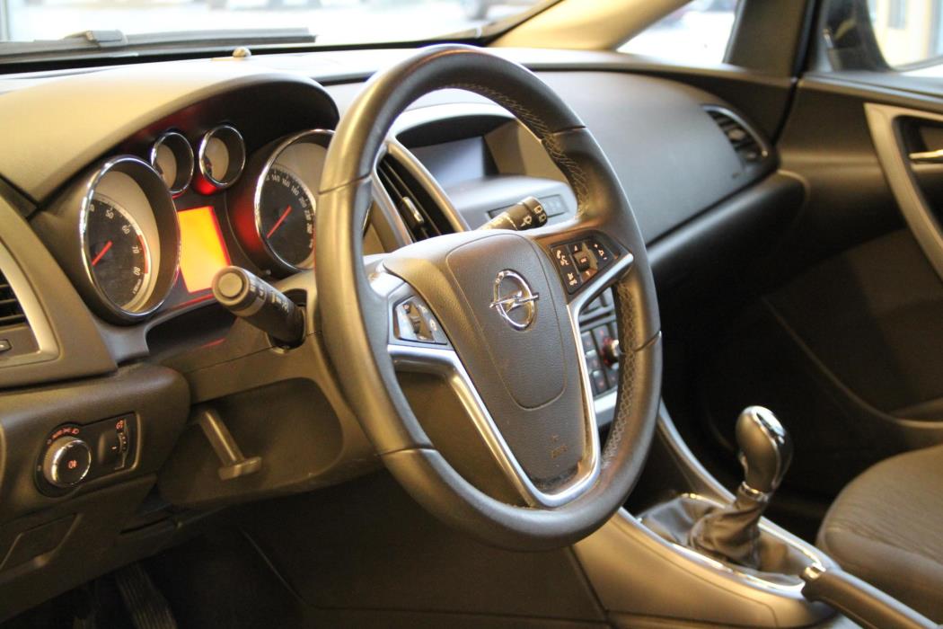 OPEL Astra 2014