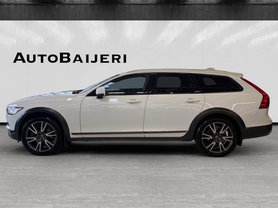 VOLVO V90 Cross Country 2017