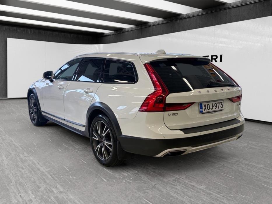 VOLVO V90 Cross Country 2017