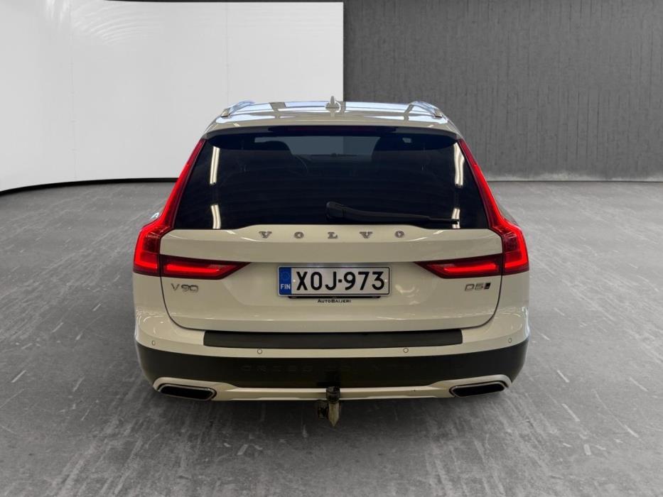 VOLVO V90 Cross Country 2017