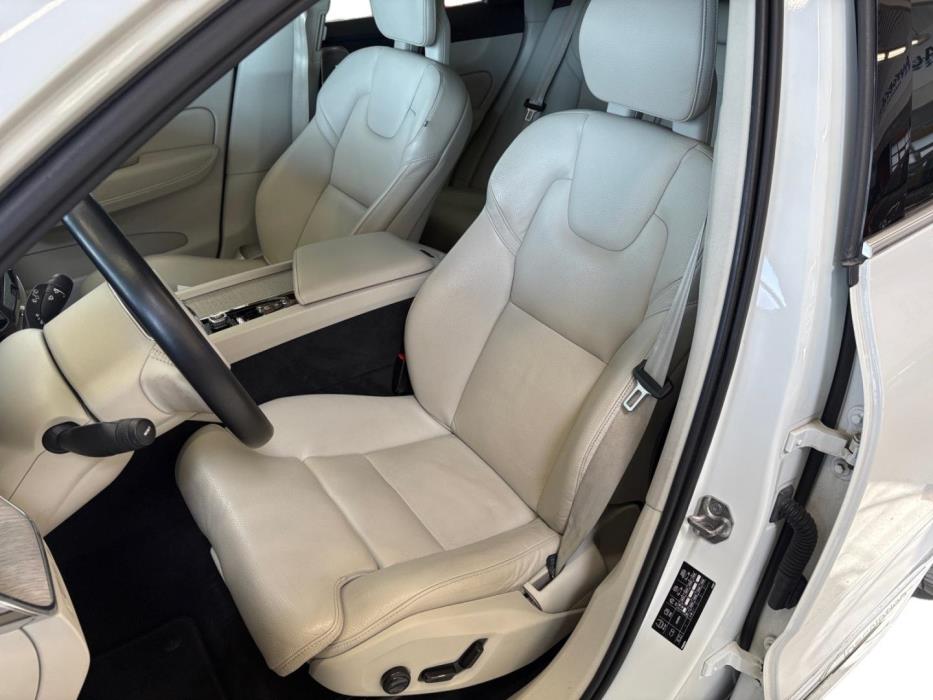 VOLVO XC60 2018