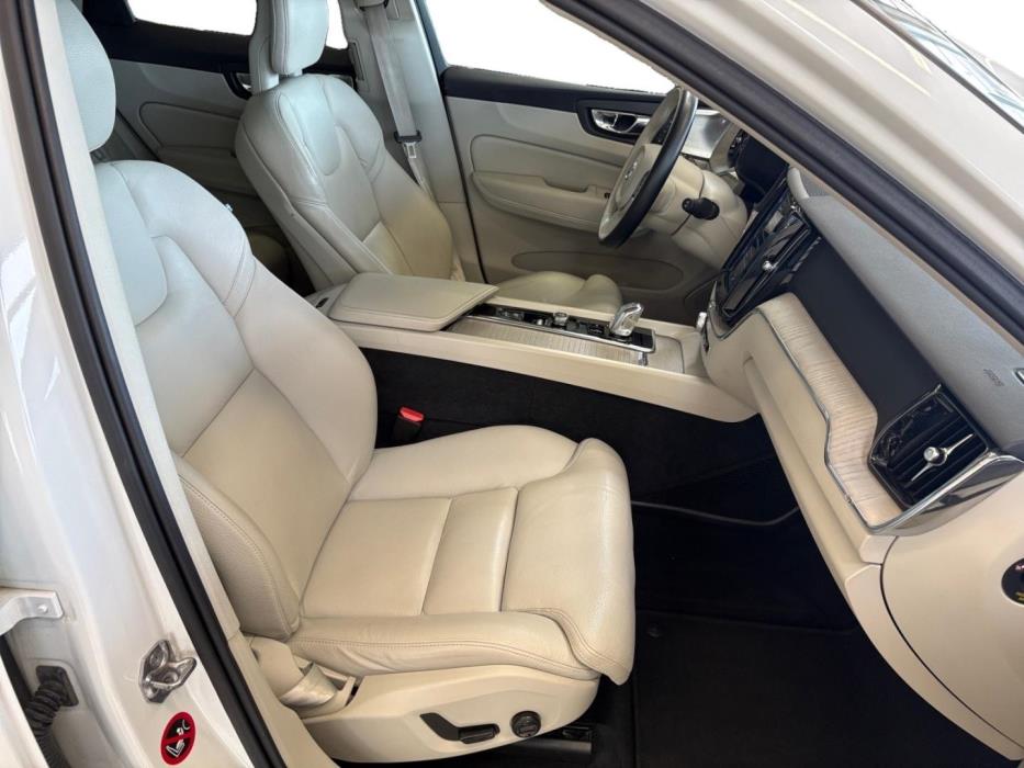 VOLVO XC60 2018