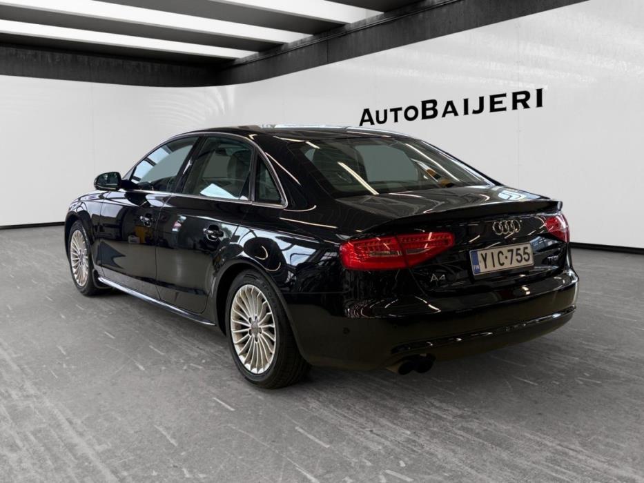 AUDI A4 2012