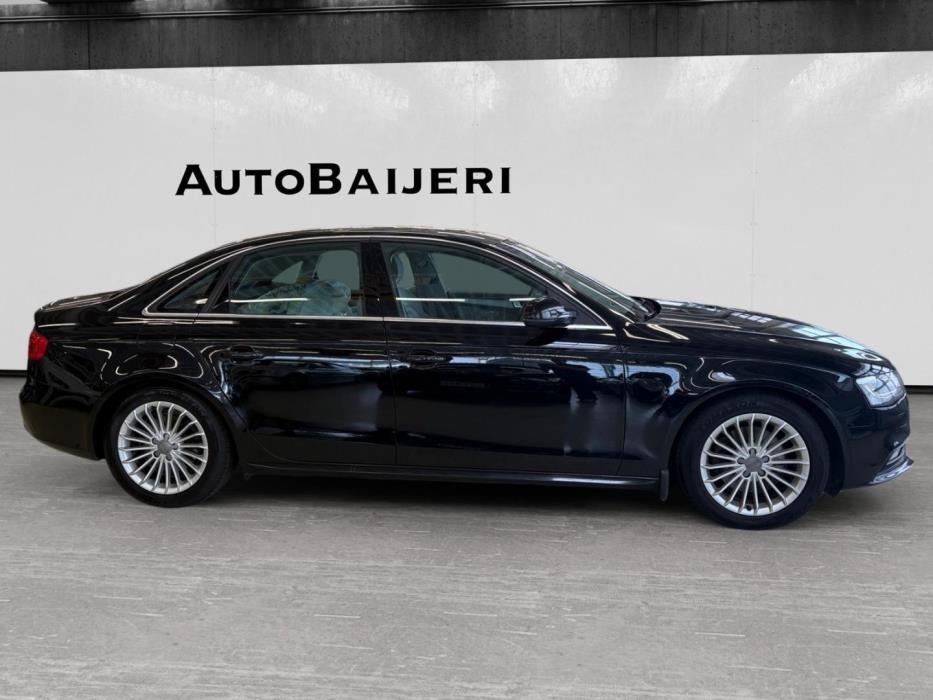 AUDI A4 2012