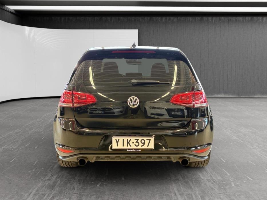 VOLKSWAGEN Golf 2013