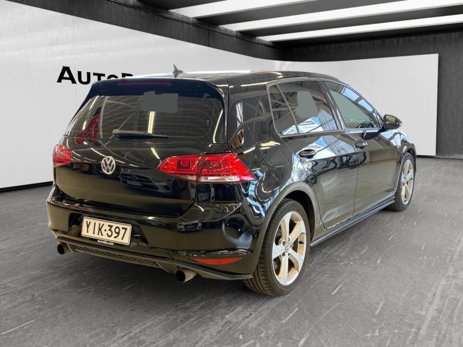 VOLKSWAGEN Golf 2013