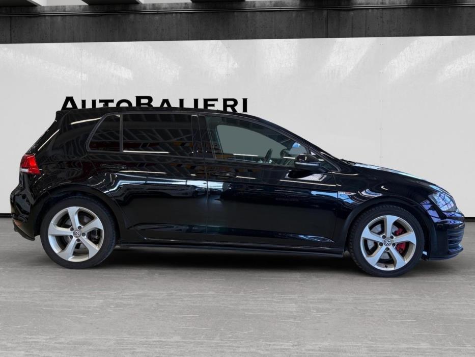 VOLKSWAGEN Golf 2013
