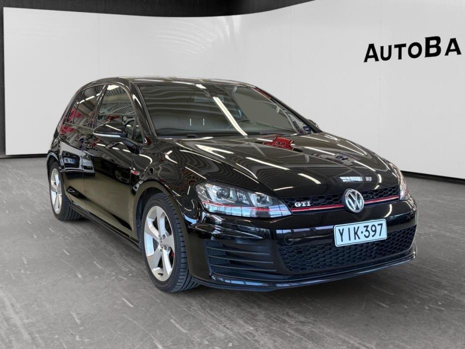 VOLKSWAGEN Golf 2013