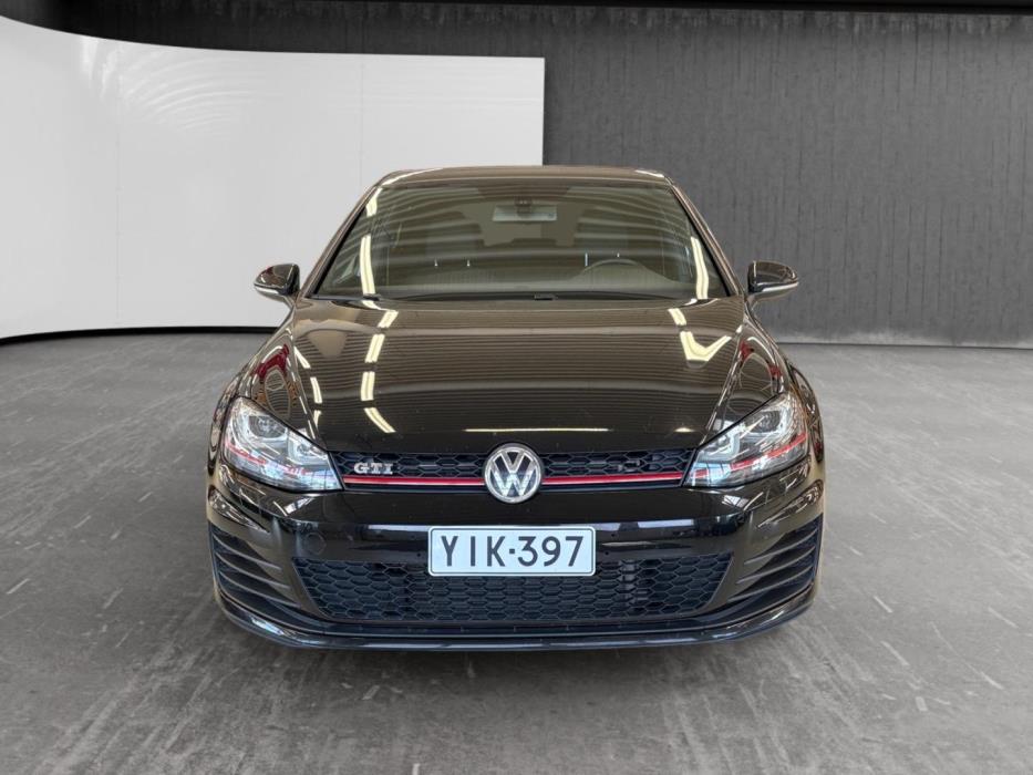 VOLKSWAGEN Golf 2013