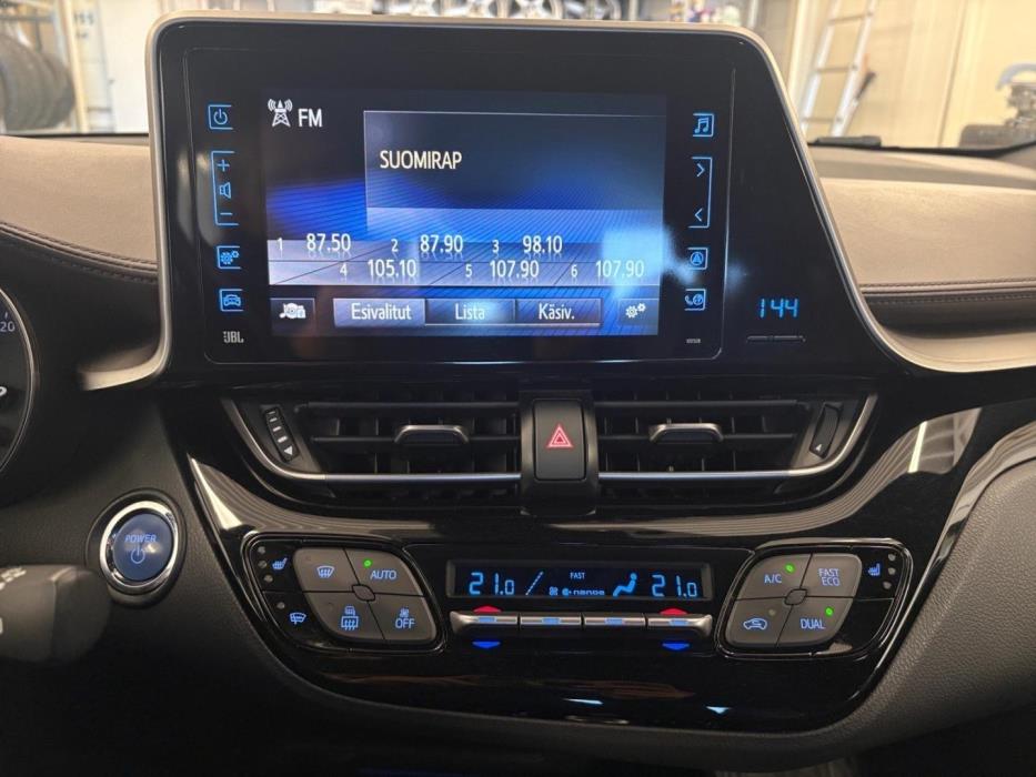 TOYOTA C-HR 2017
