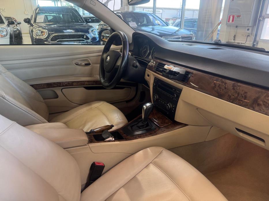 BMW 325 2008