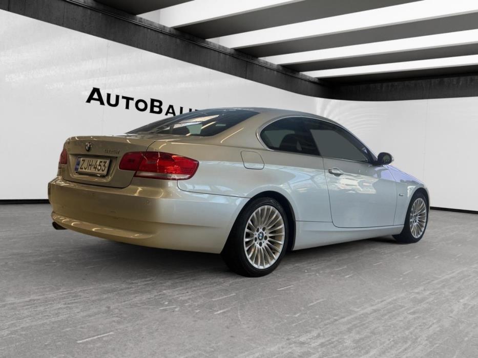 BMW 325 2008