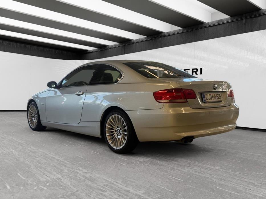 BMW 325 2008