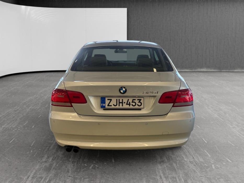 BMW 325 2008