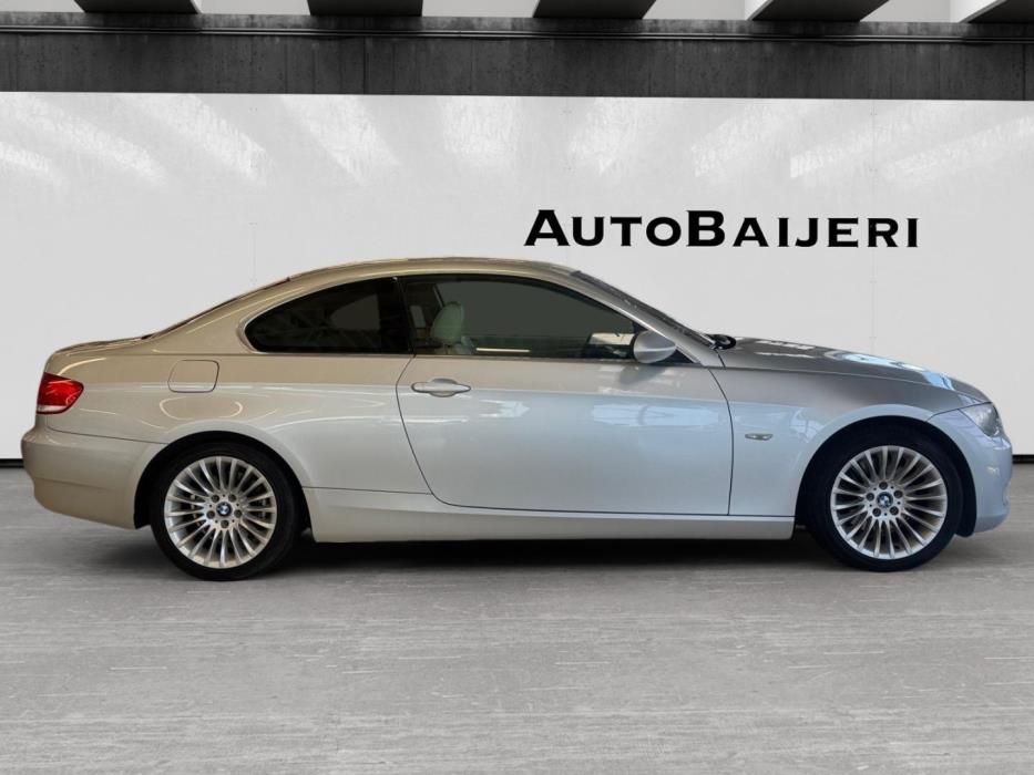 BMW 325 2008