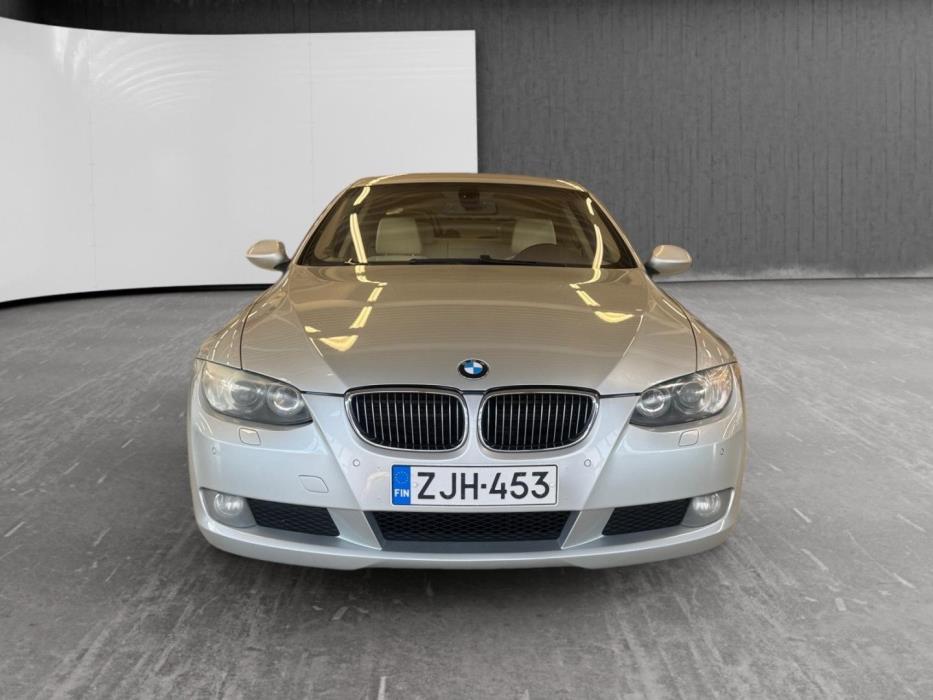 BMW 325 2008