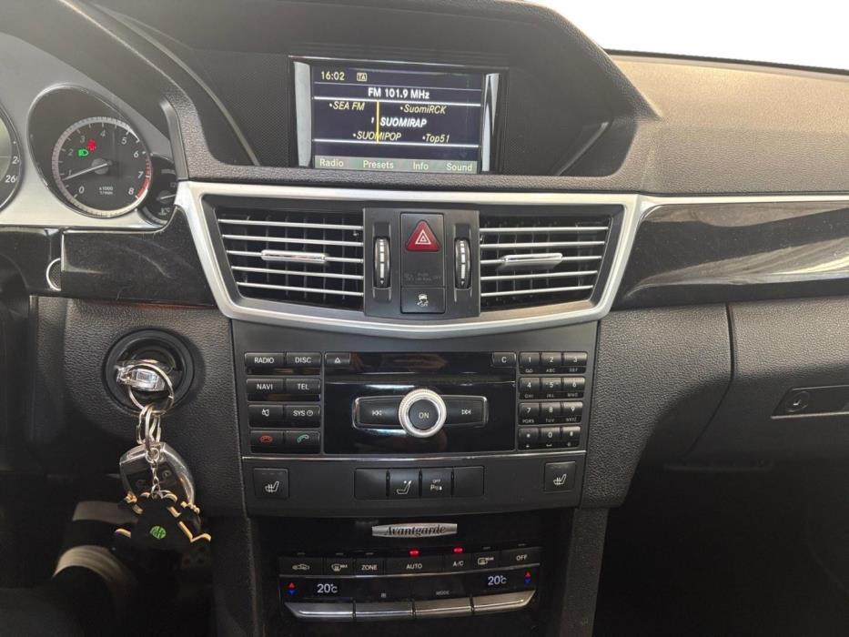 MERCEDES-BENZ E 2010