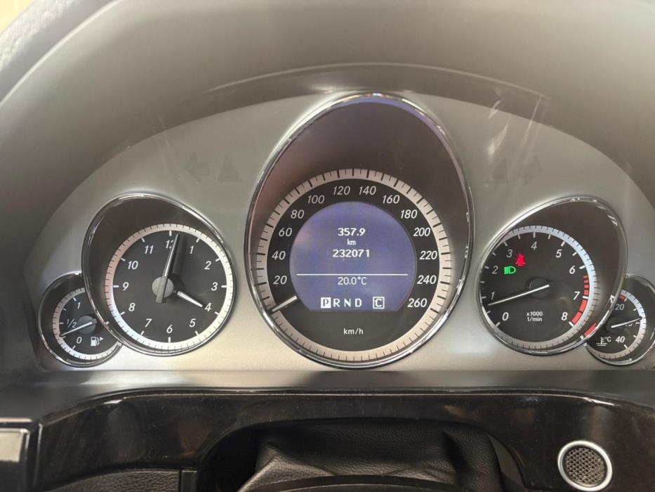 MERCEDES-BENZ E 2010