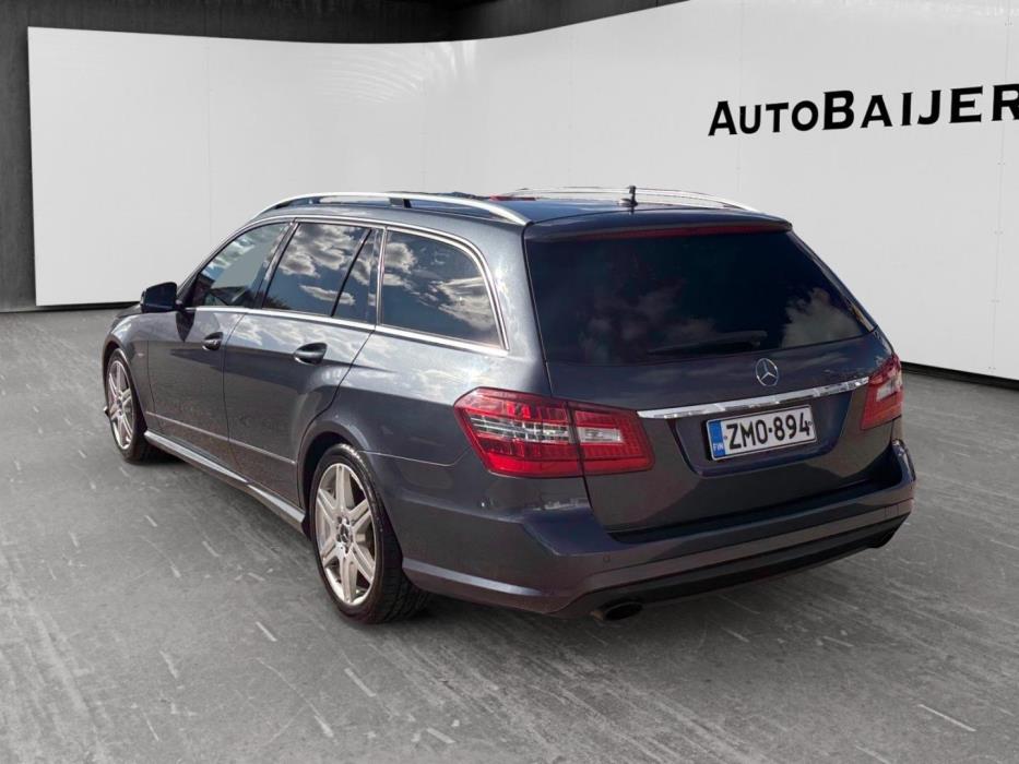 MERCEDES-BENZ E 2010